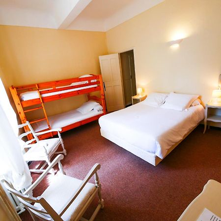 אופס Auberge De La Tour מראה חיצוני תמונה