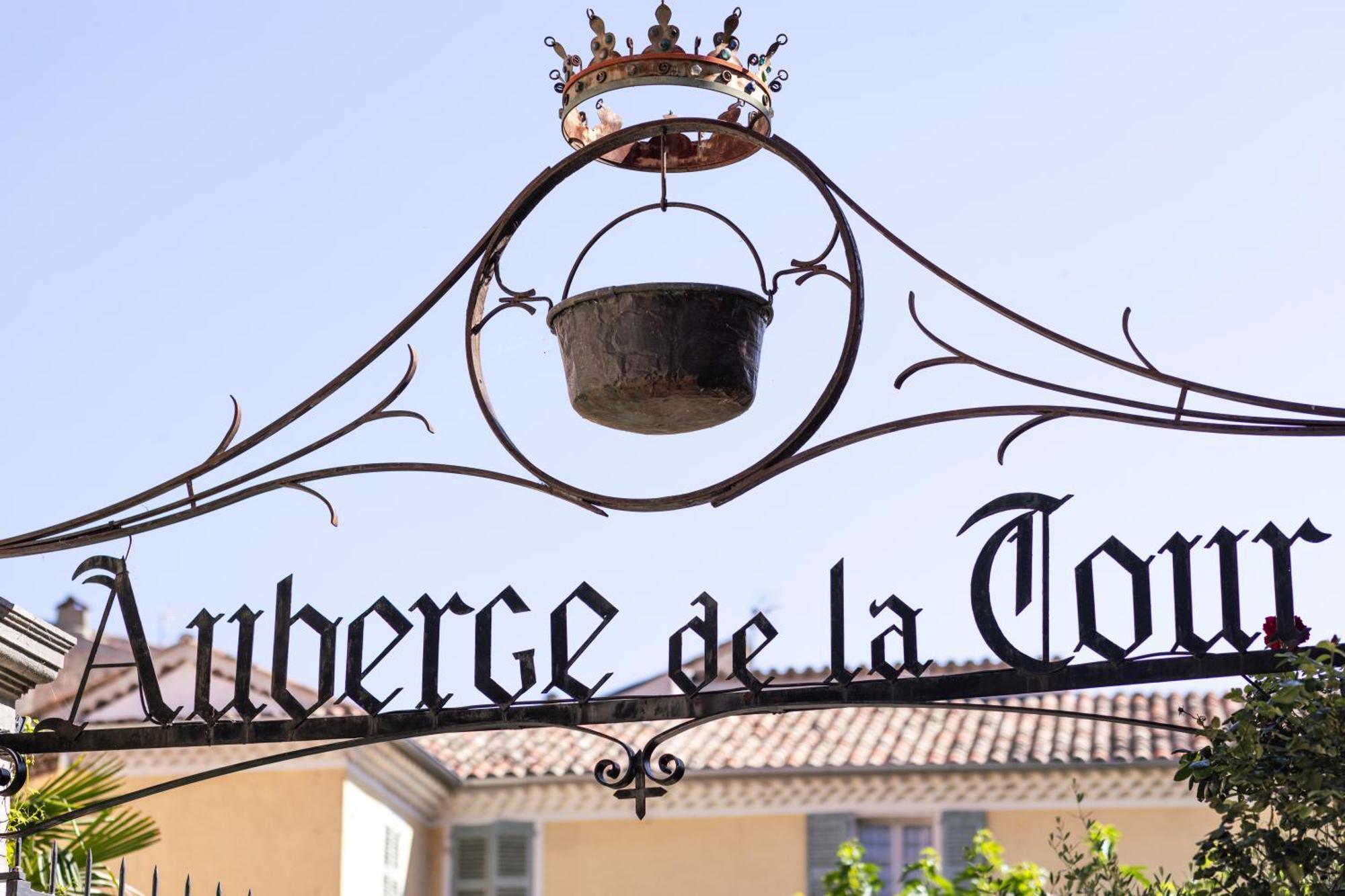 אופס Auberge De La Tour מראה חיצוני תמונה