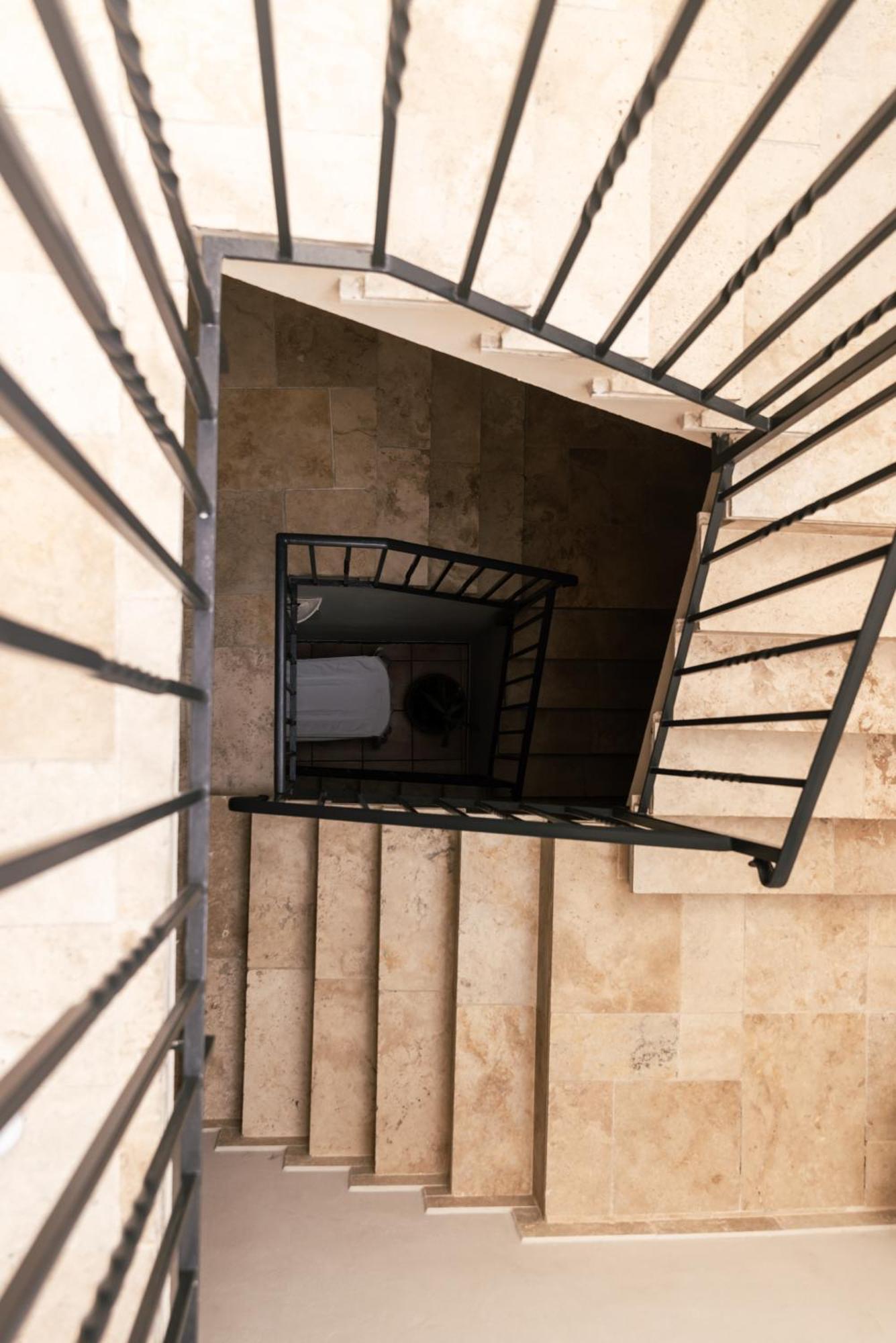 אופס Auberge De La Tour מראה חיצוני תמונה