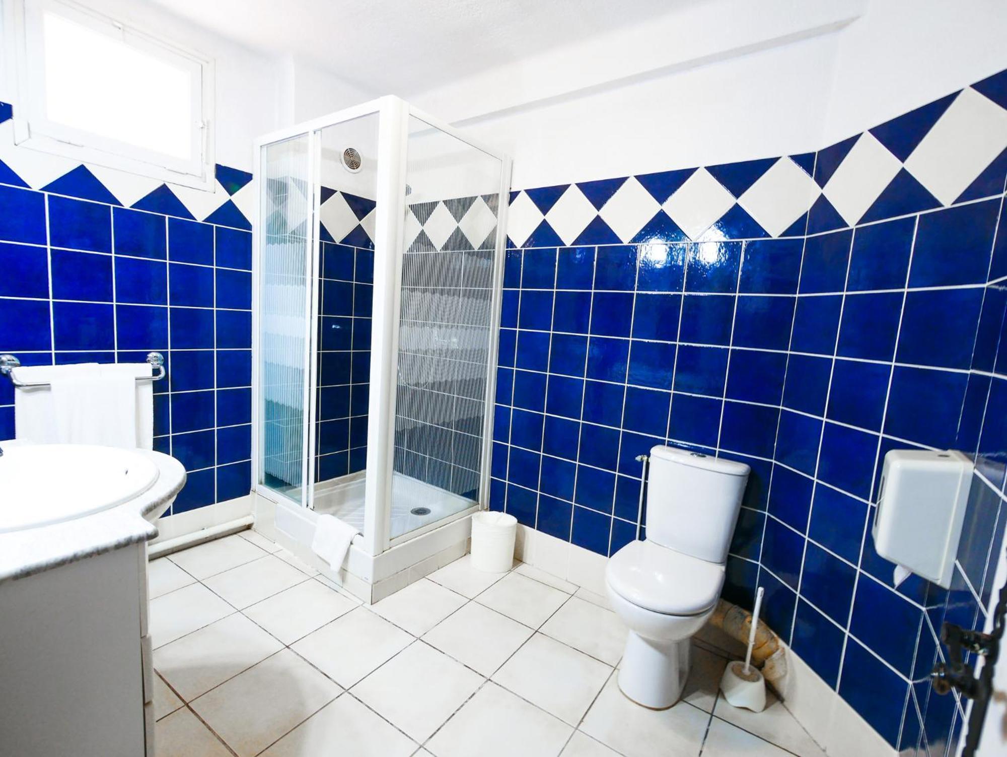 אופס Auberge De La Tour מראה חיצוני תמונה
